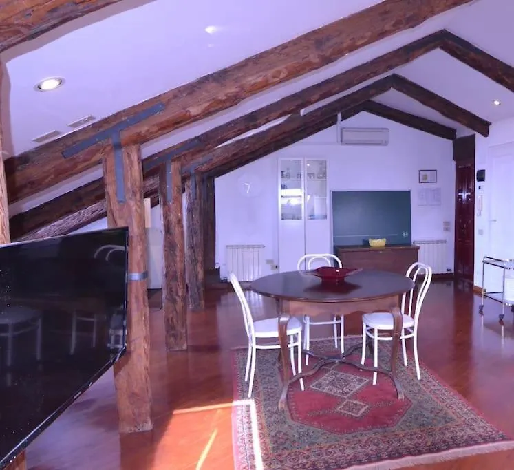 Breathtaking Terrace In Santa Margherita Square Venedik