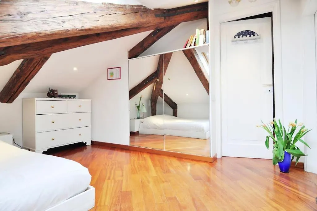 Daire Breathtaking Terrace In Santa Margherita Square Venedik