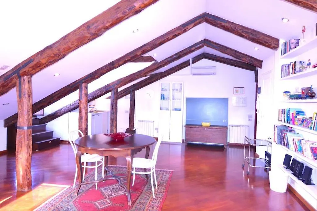Breathtaking Terrace In Santa Margherita Square Venedik