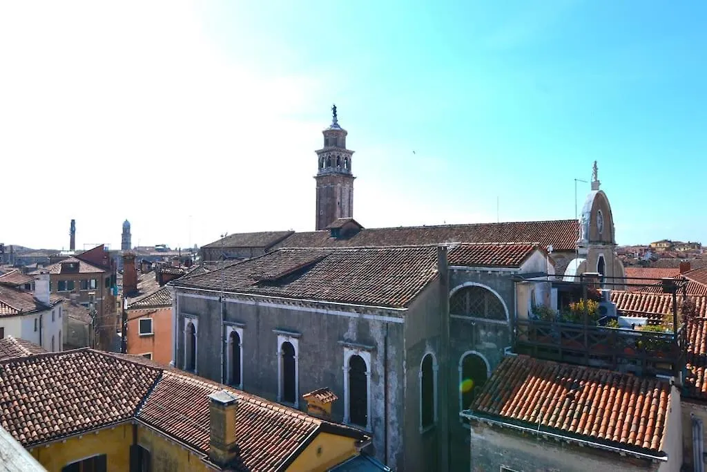 Daire Breathtaking Terrace In Santa Margherita Square Venedik